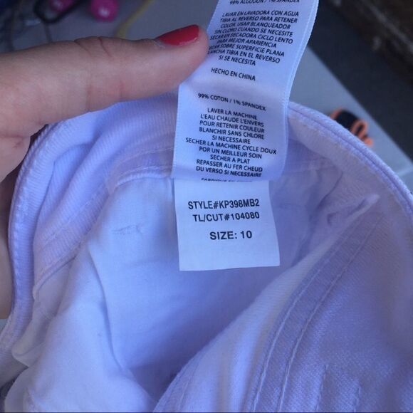 KUT from the Kloth Cameron Straight Leg White Jean - Picture 8 of 8